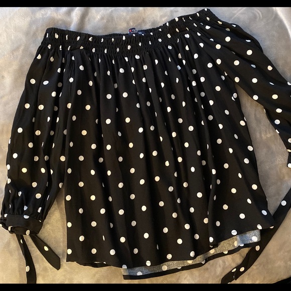black and white polka dot off the shoulder top - Picture 2 of 2